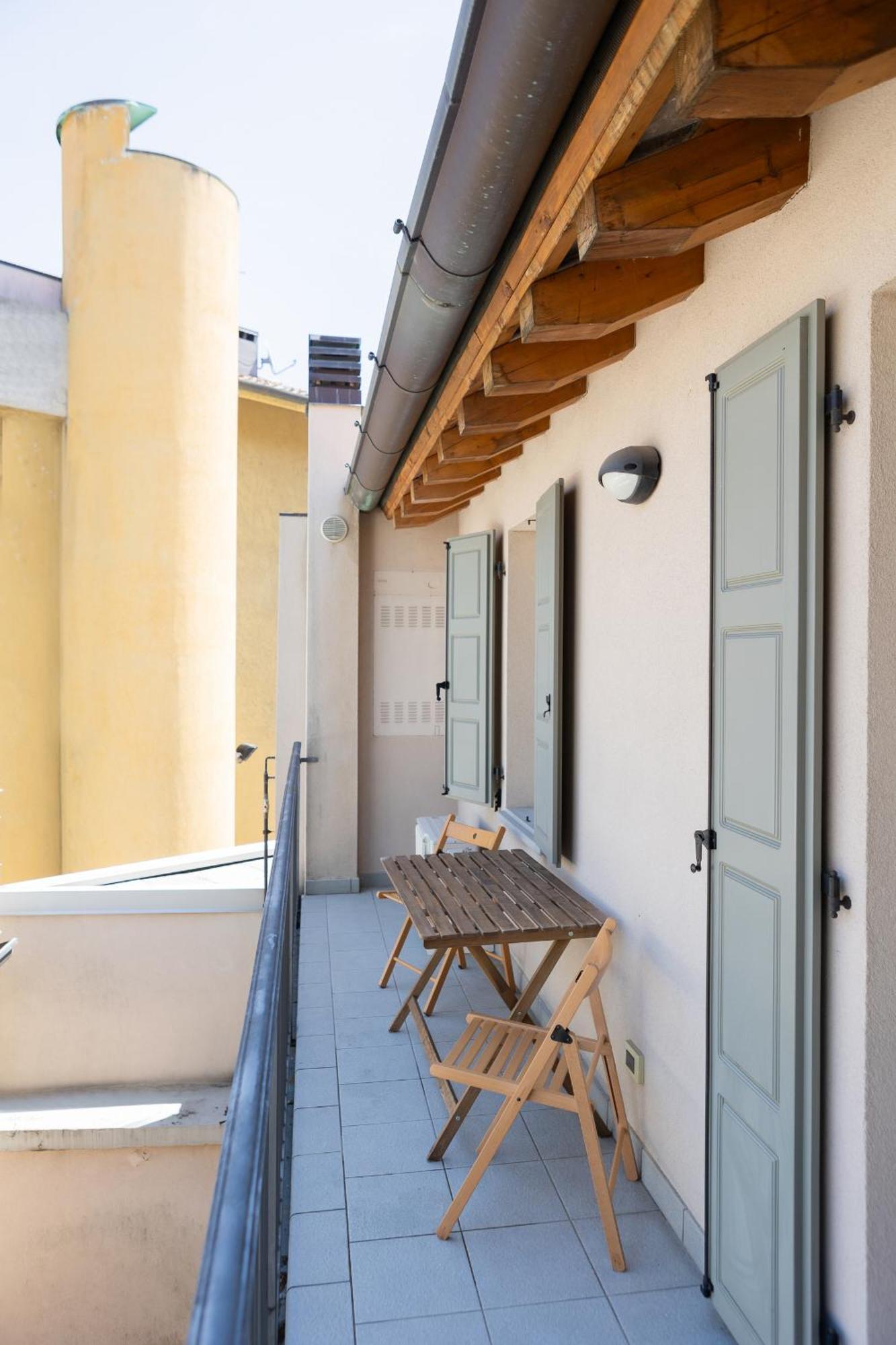 Double Private Parking, 2 Bedrooms & 2 Bathrooms - Elegant Apartment In Old Town Udine Eksteriør bilde